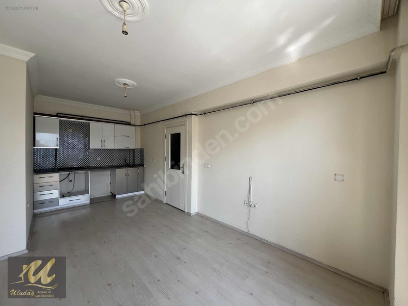 Konuralp Bölgesi Site İçerisinde Ara Kat 1+1 Satılık Daire — fotoğraf 3