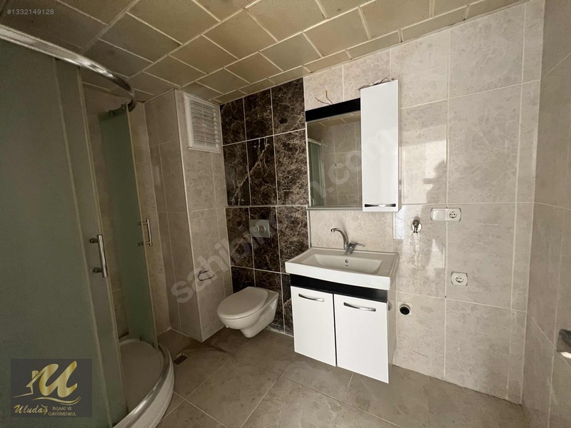Konuralp Bölgesi Site İçerisinde Ara Kat 1+1 Satılık Daire — fotoğraf 4