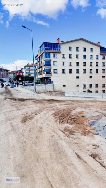 Özcan Emlak'tan İşlek Cadde Üzeri Tek Tapu Yatırım Fırsatı — fotoğraf 7