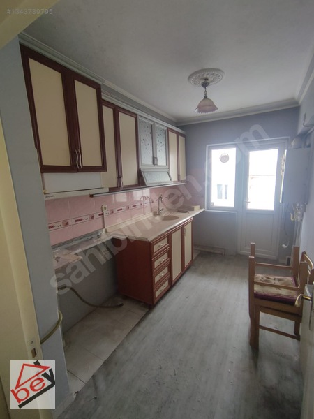 Bey'den Andiçende Cadde Üzeri Ara Kat Ön Cephe Kiralık 3+1 Daire — fotoğraf 3