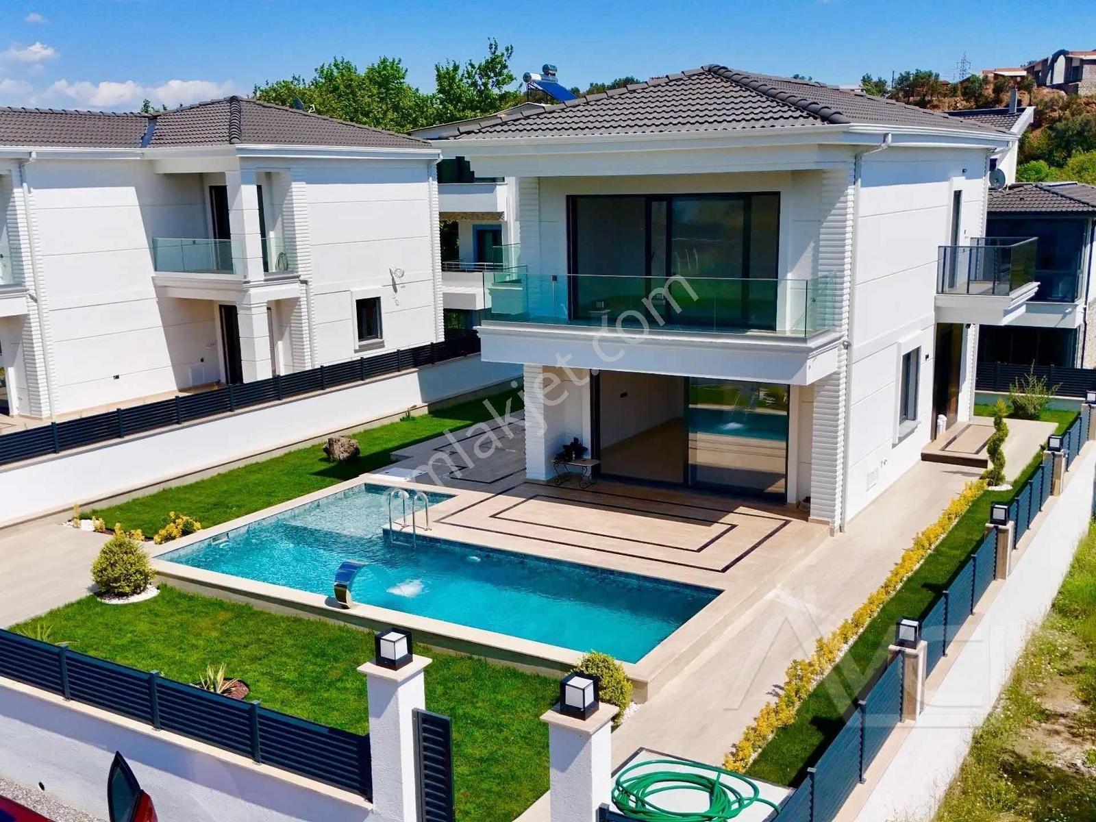 Avcı'dan Yürüyüş Yolu Dibinde Tam Müstakil Havuzlu Beyaz Villa — fotoğraf 10