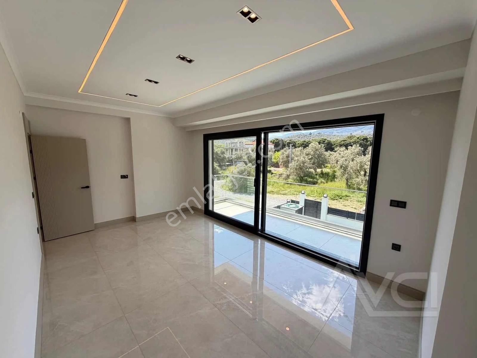Avcı'dan Yürüyüş Yolu Dibinde Tam Müstakil Havuzlu Beyaz Villa — fotoğraf 17
