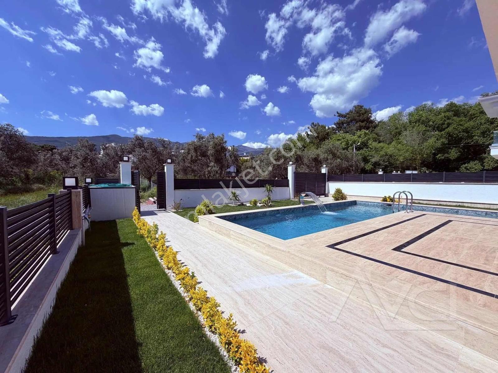 Avcı'dan Yürüyüş Yolu Dibinde Tam Müstakil Havuzlu Beyaz Villa — fotoğraf 24