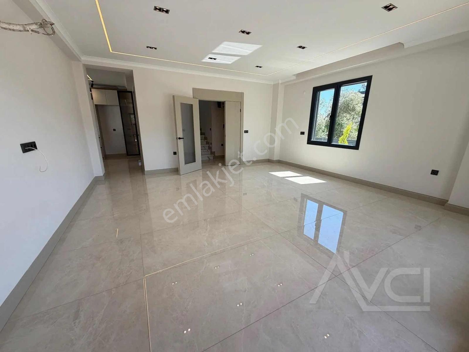 Avcı'dan Yürüyüş Yolu Dibinde Tam Müstakil Havuzlu Beyaz Villa — fotoğraf 25