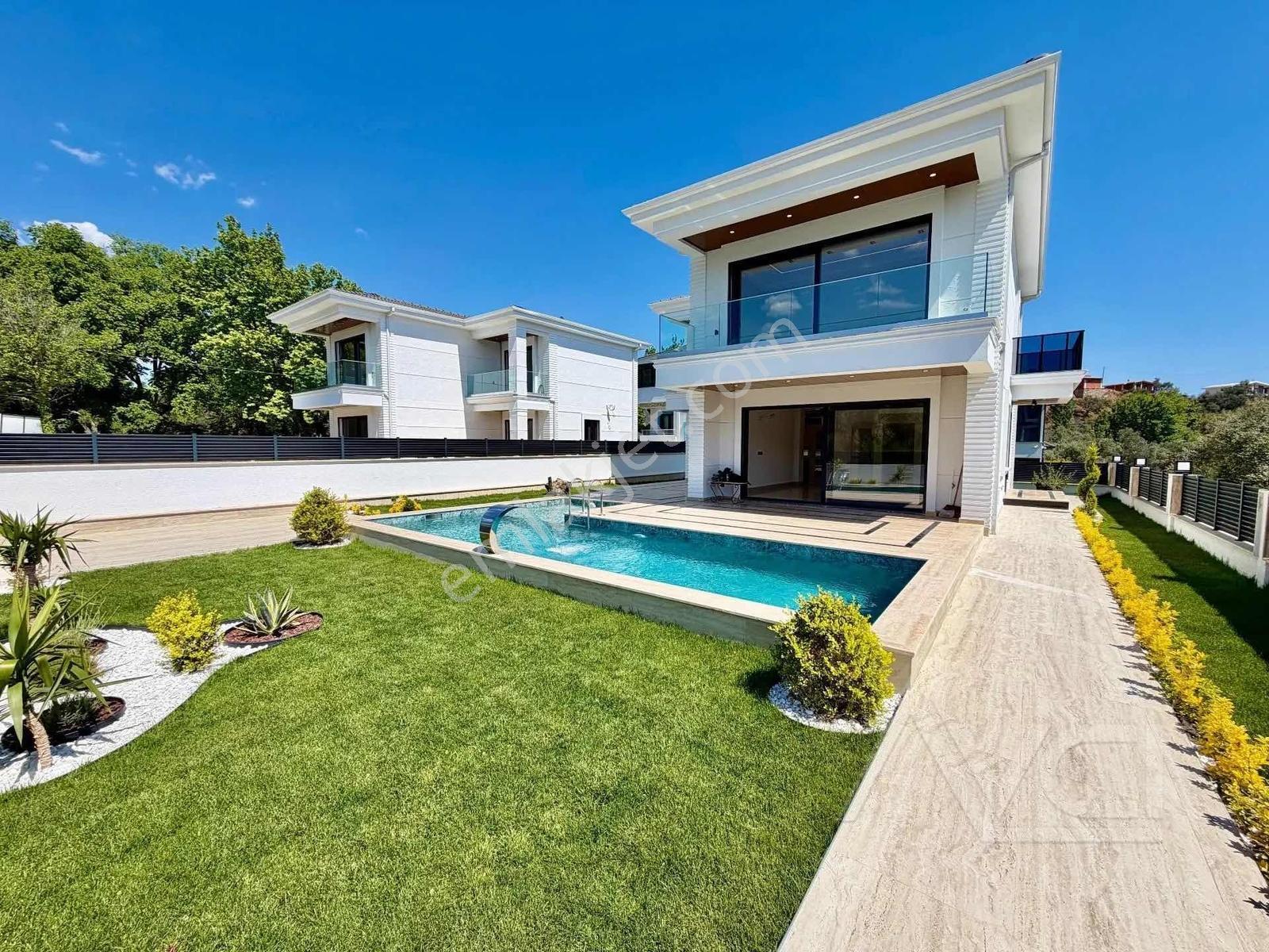Avcı'dan Yürüyüş Yolu Dibinde Tam Müstakil Havuzlu Beyaz Villa — fotoğraf 34