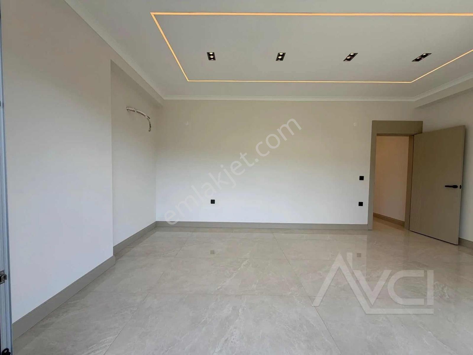 Avcı'dan Yürüyüş Yolu Dibinde Tam Müstakil Havuzlu Beyaz Villa — fotoğraf 37