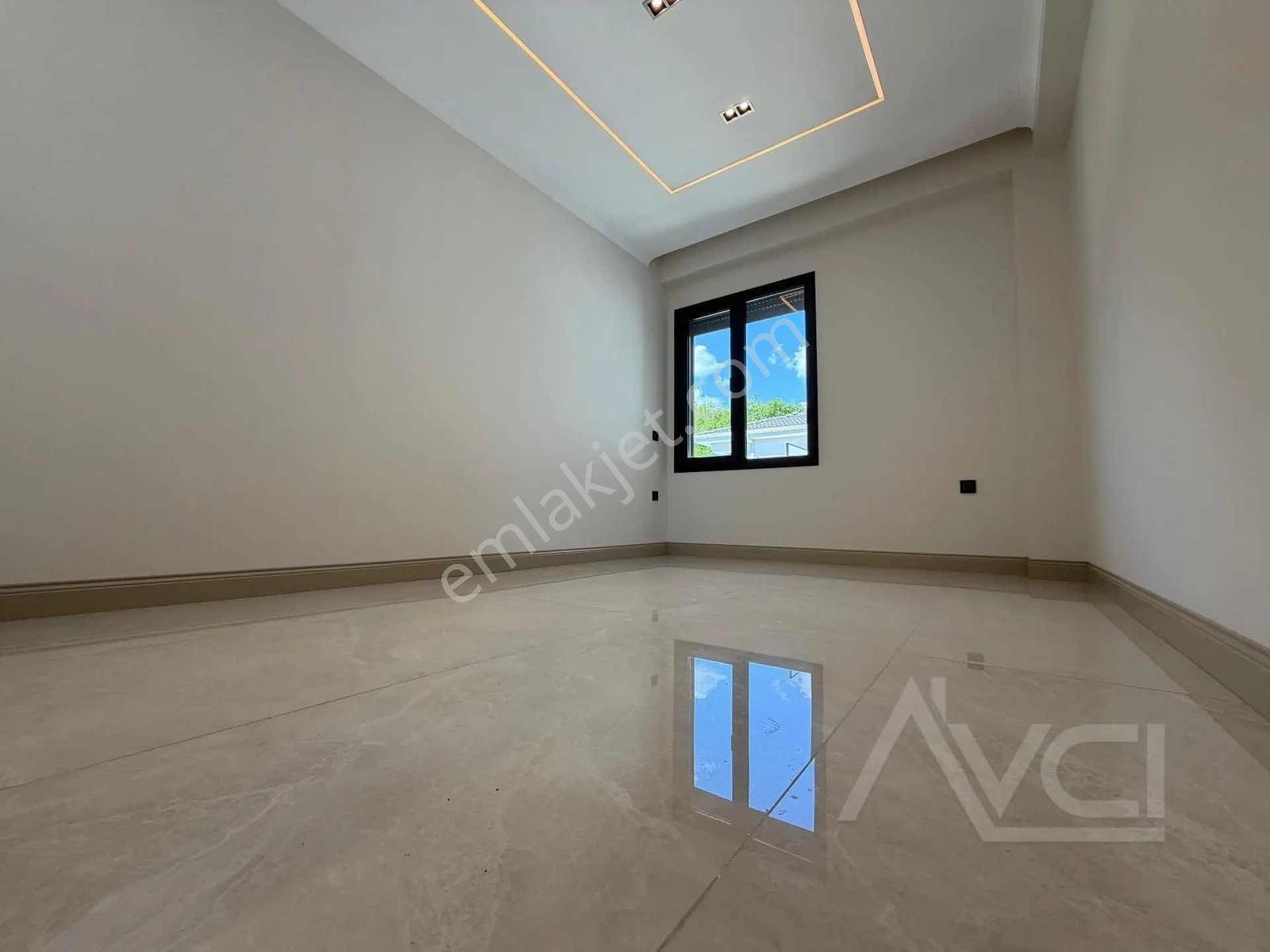 Avcı'dan Yürüyüş Yolu Dibinde Tam Müstakil Havuzlu Beyaz Villa — fotoğraf 43