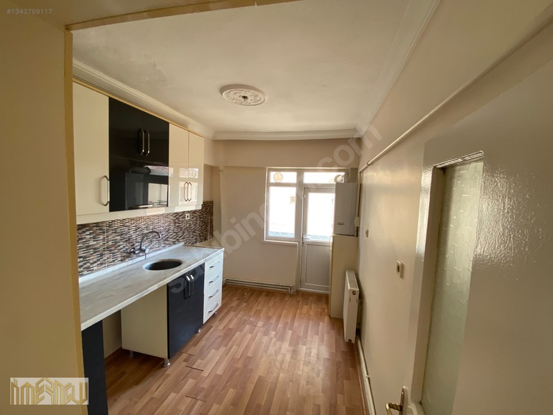 Selçuk'lu Mah 3+1 Öncephe 1.arakatta Merkezi Konum Kiralık Daire
