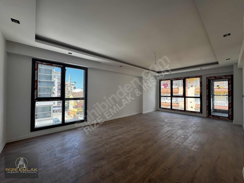 Rize Müftü Mah. Şimal Avm Yanı Lüks Sitede Kiralık 3+1 Daire — fotoğraf 2