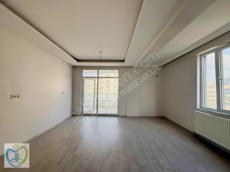 Hastane Karşısı Site İçinde 3+1 140 M² Kiralık Daire — fotoğraf 2