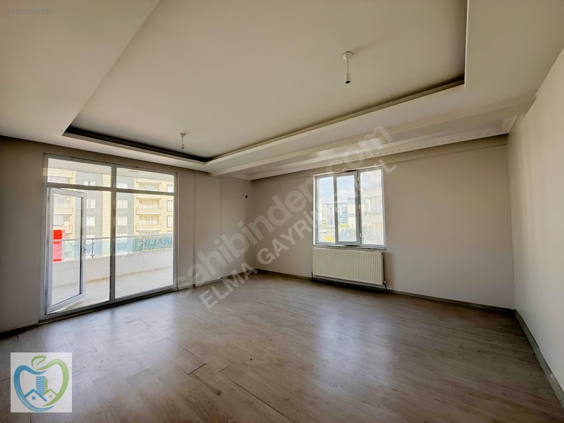 Hastane Karşısı Site İçinde 3+1 140 M² Kiralık Daire — fotoğraf 3