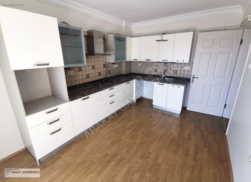 Buca Forbes Girişi'nde Kiralık 3+1 Daire — fotoğraf 3