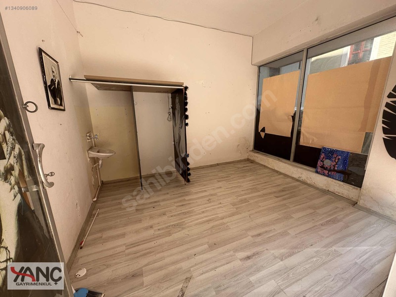 Bahriye Üçok Bulvarı Paralelinde Köşe Dükkan