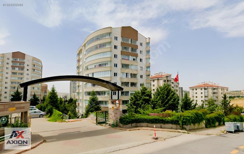 Yaşamkentte Başkent 2 Sitesi Arakat Geniş Satılık 4+1 Daire
