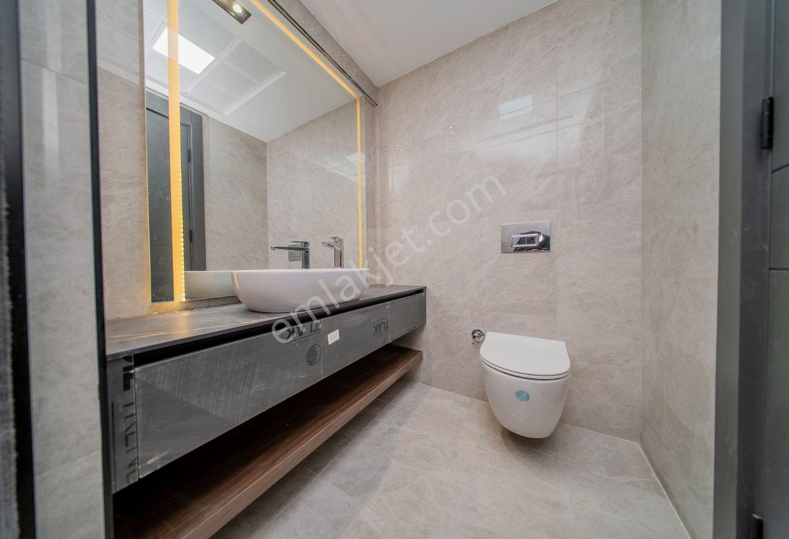 Serhat Özgüner'den Lüks Sitede 1+1 Satılık Daire — fotoğraf 19