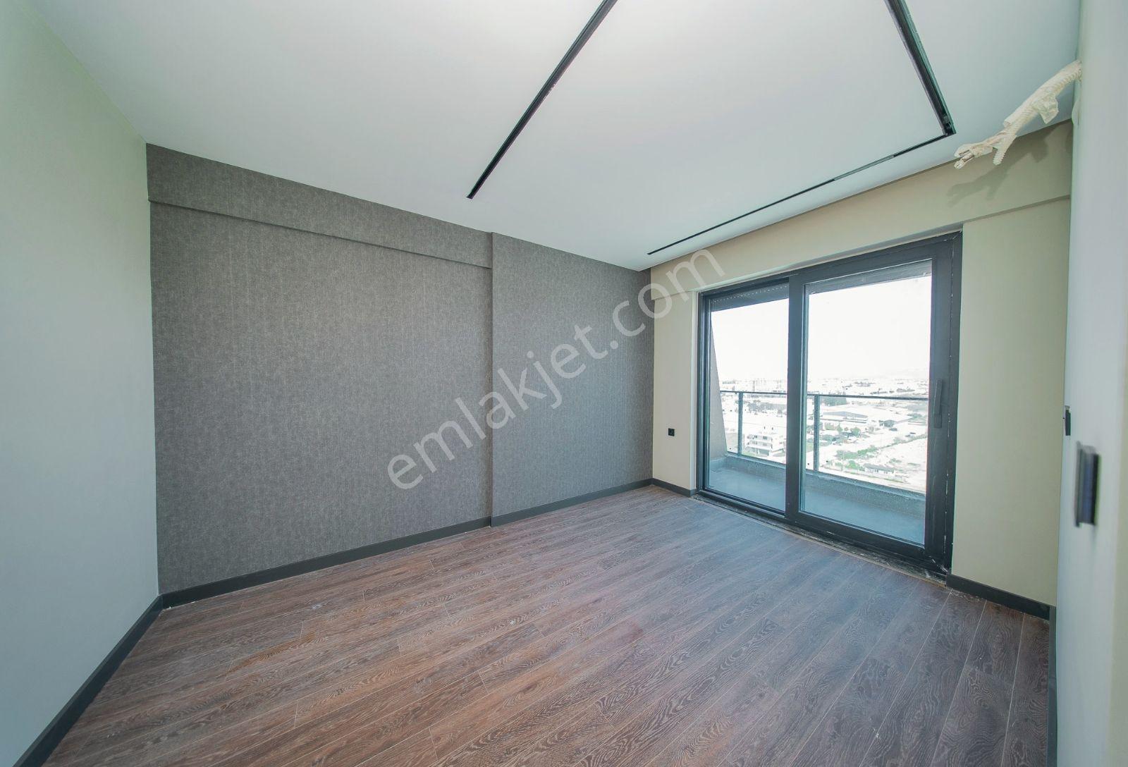 Serhat Özgüner'den Lüks Sitede 1+1 Satılık Daire — fotoğraf 24