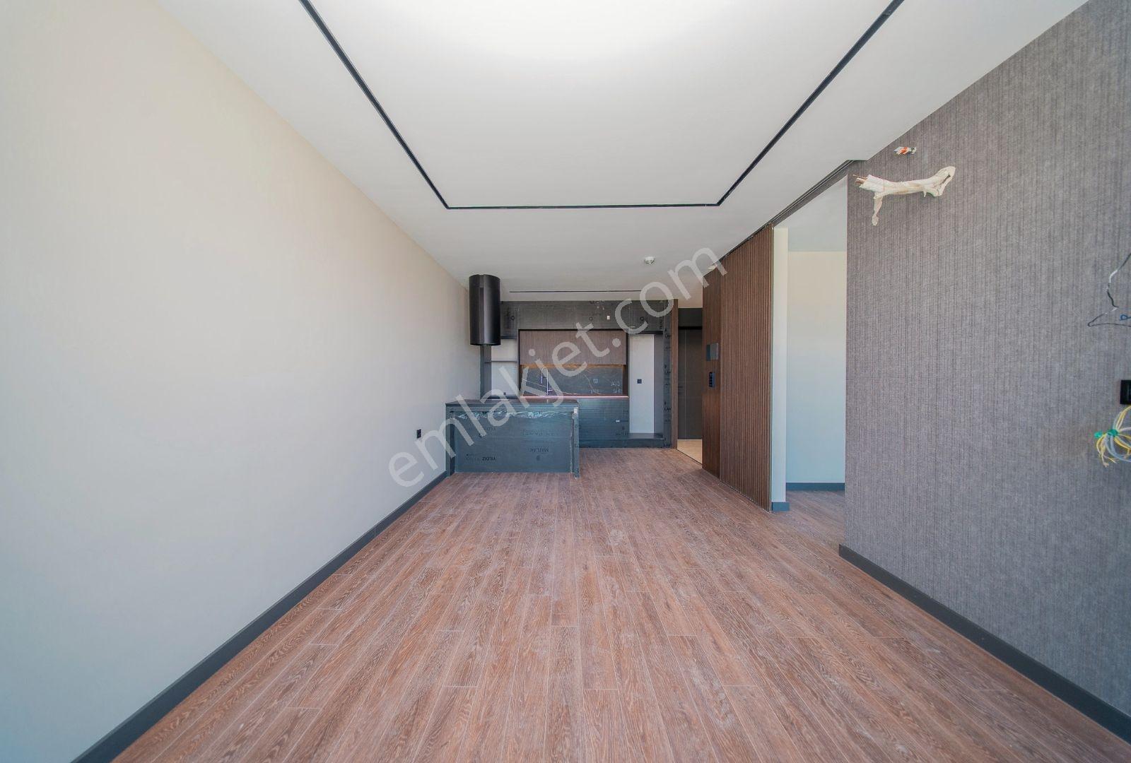 Serhat Özgüner'den Lüks Sitede 1+1 Satılık Daire — fotoğraf 41