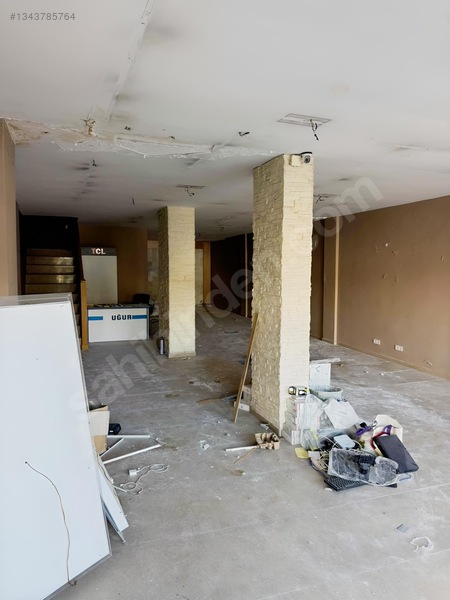 Yukarı Hisarda Cadde Üstü 200 M2 Kiralık Dükkan — fotoğraf 3