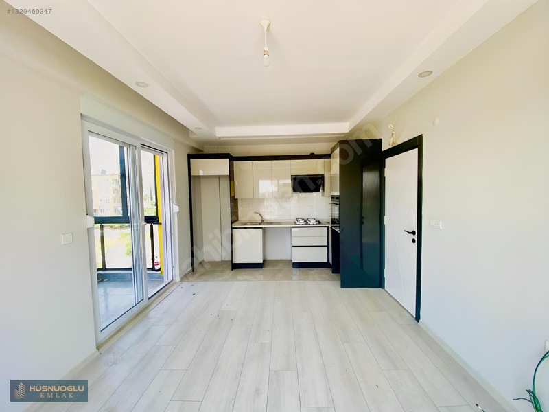 Orta Kat'ta Çift Cam Balkonlu Doğalgazlı Sıfır 2+1 Fırsat Daire — fotoğraf 6