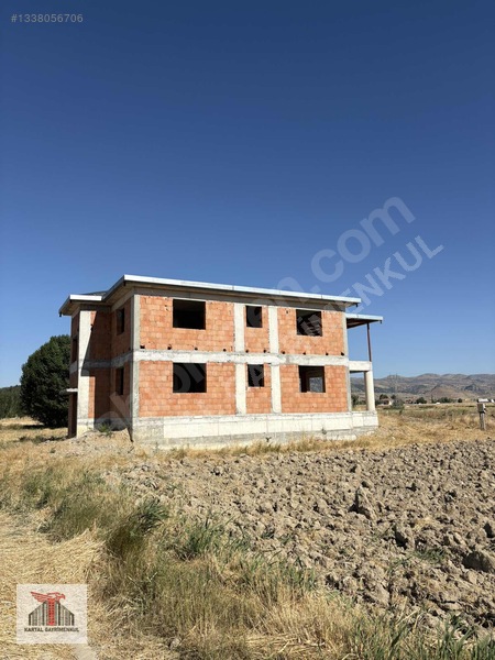 Kartal Gayrimenkul'den 1.750 M² Arsa İçinde Natamam Villa — fotoğraf 2