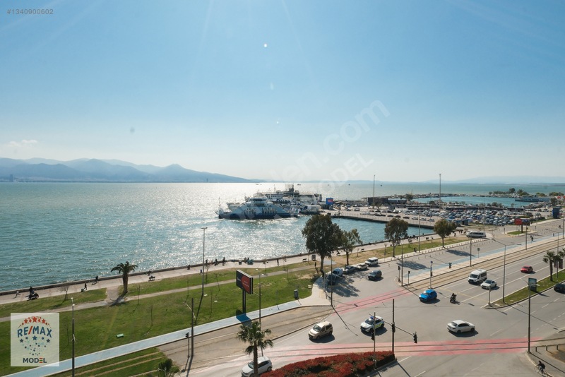 Karşıyaka Bostanlı Yalıda Körfez Manzaralı Teras Dubleks — fotoğraf 34