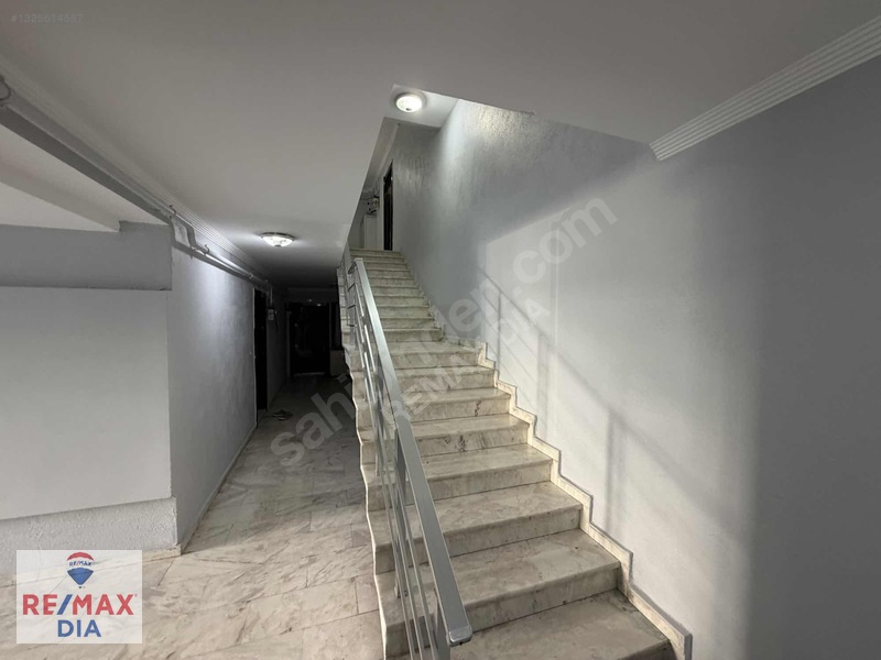 Remax Dia'dan Site İçerisinde Eşyalı Kiralık 1+1 Daire — fotoğraf 3