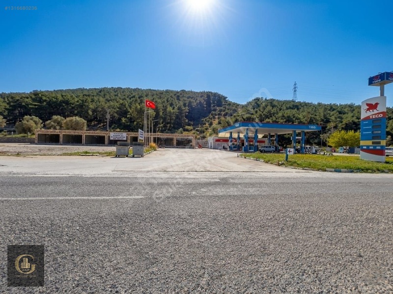 Urla-çeşme Yolunda İstasyon Ve Turizm+ticari Arsa — fotoğraf 2