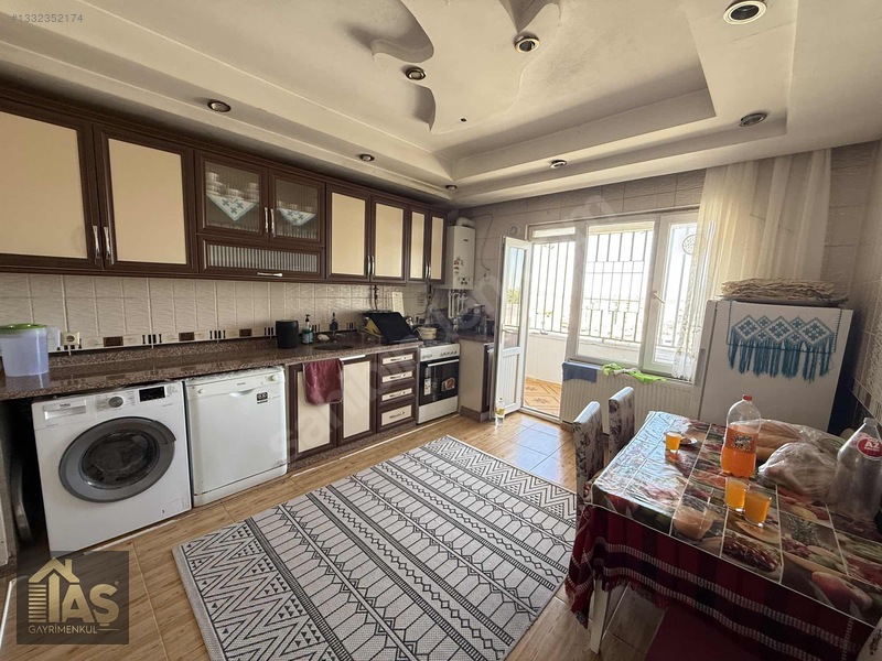 Taş Gayrimenkul'den Kıbrıs Mahallesinde Satılık 4 Daire 1 Dükkan — fotoğraf 3