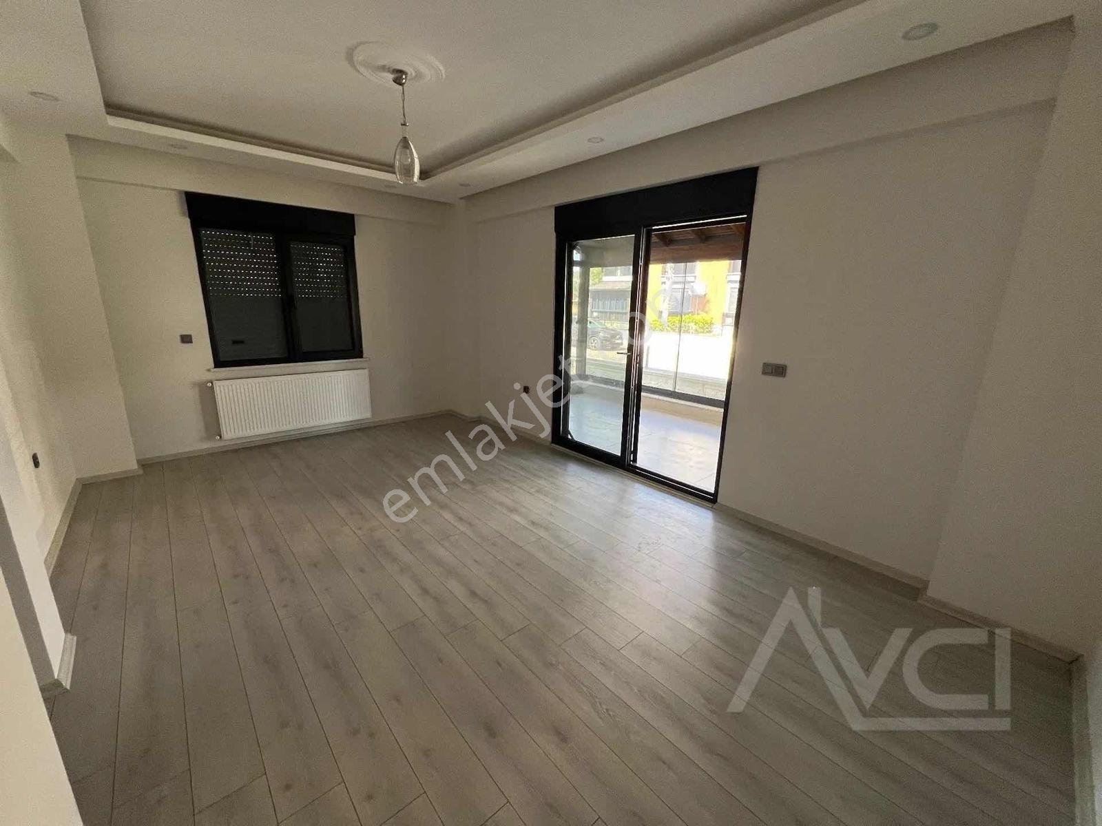 Avcı'dan Havuzlu Site İçinde 3+1 Denize 300mt Villa — fotoğraf 6