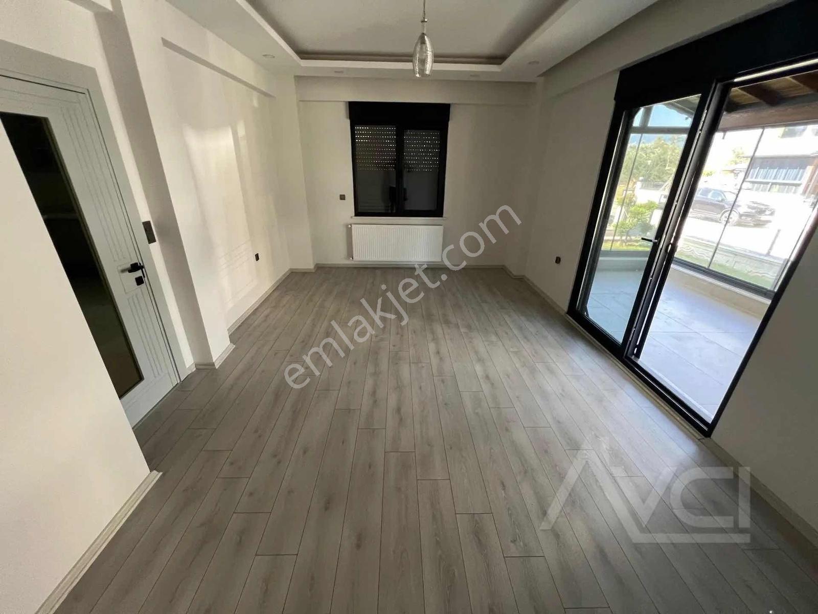 Avcı'dan Havuzlu Site İçinde 3+1 Denize 300mt Villa — fotoğraf 26