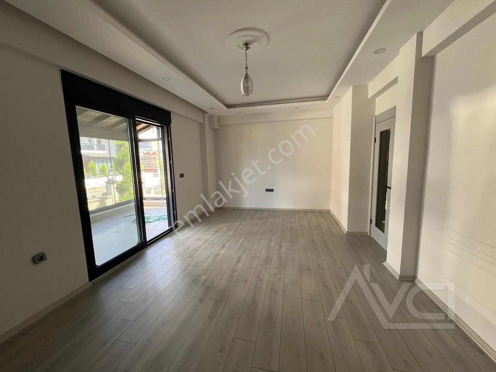 Avcı'dan Havuzlu Site İçinde 3+1 Denize 300mt Villa — fotoğraf 31