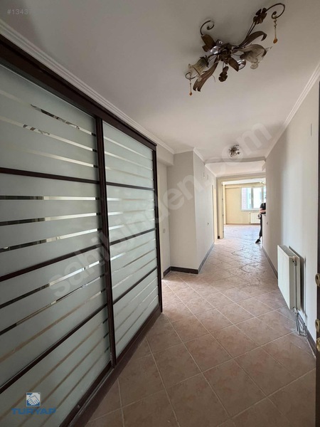 Binevler Turyaptan Binevler Ana Cadde Üzeri 4+1 Kiralık Daire — fotoğraf 2