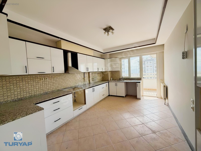 Binevler Turyaptan Binevler Ana Cadde Üzeri 4+1 Kiralık Daire — fotoğraf 4