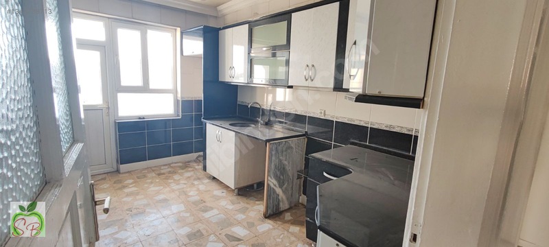 Diş Fakültesi Karşı 3+1 3.Kat 175M2 Temiz, Düzgün Merkezi Daire
