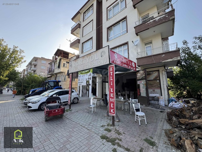 A-K Emlaktan İstasyonda 4 Yol Kavşağında Geniş Satılık Dükkan
