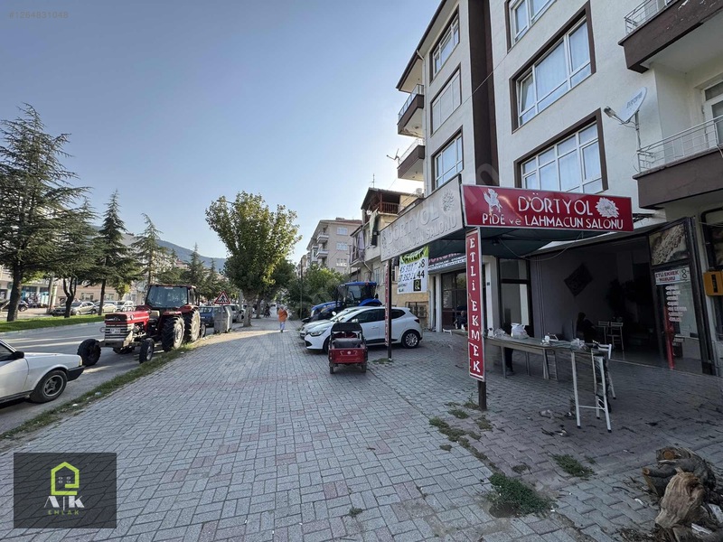 A-k Emlaktan İstasyonda 4 Yol Kavşağında Geniş Satılık Dükkan — fotoğraf 2