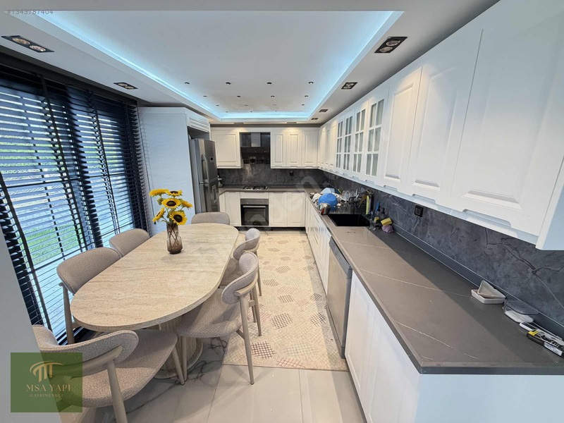 İsos Tatil Sitesinde Yeni Restoreli Eşyalı 3 Katlı Triplex Villa — fotoğraf 6
