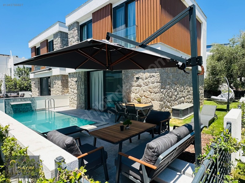 Bodrum Eskiçeşmede Havuzlu-bahçeli, Eşyalı 2+1 Dubleks Daire
