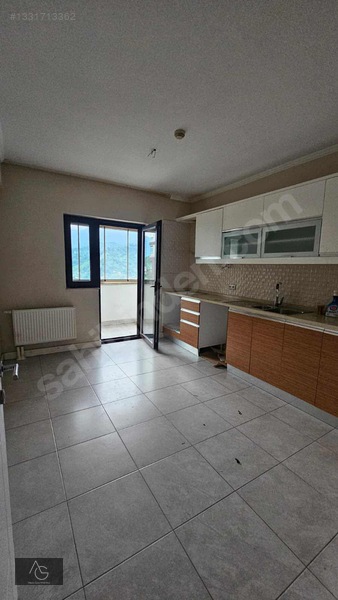 Asya Gayrimenkulden Hopa Şahintepesi Kiralık 2+1 Daire — fotoğraf 3