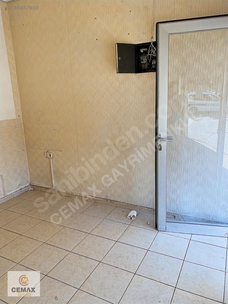 Karataş Merkezde Uzay Çatılı Pazaraltında 11 M2 Kiralık Dükkan — fotoğraf 2