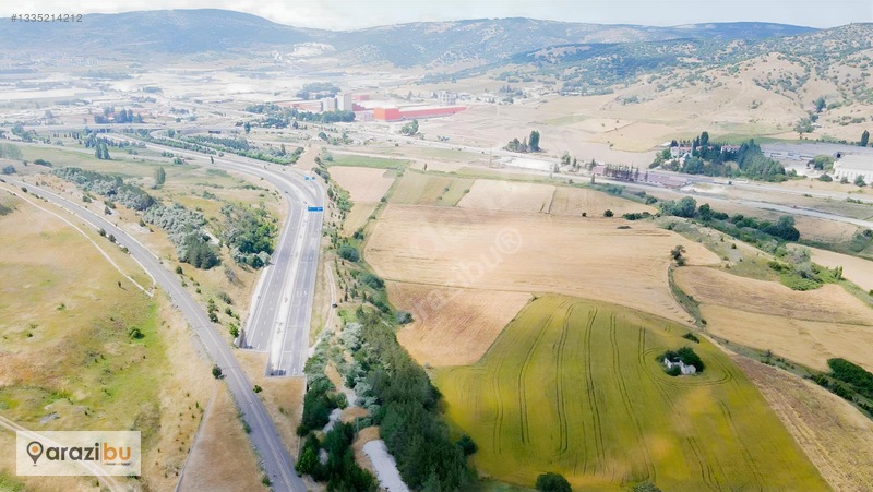 Bilecik Bozüyük Yeni Mahallede 18.614 M² Yatırımlık Tarla — fotoğraf 5