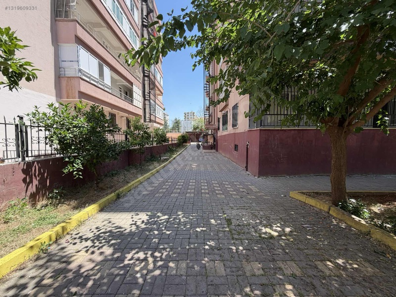 Özbadıllı Emlaktan 4+1 Ara Kat Uygun Daire — fotoğraf 27