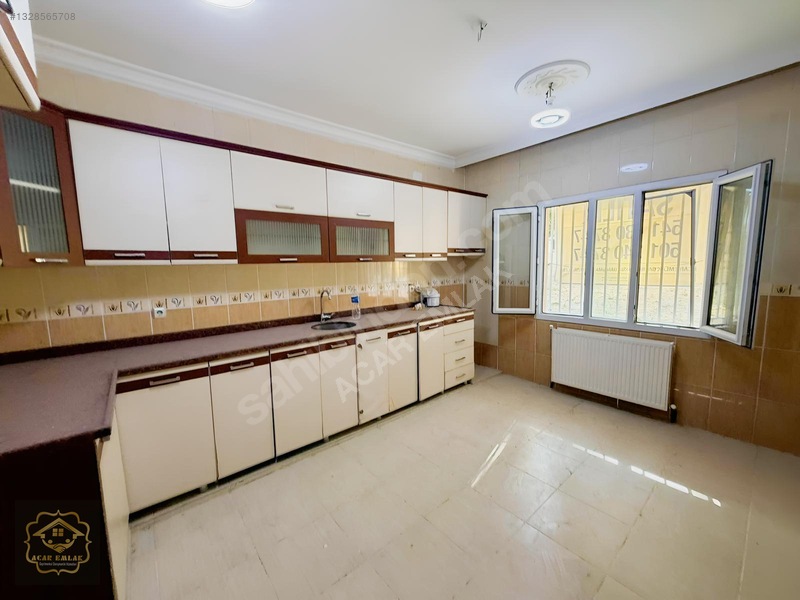 Acar Emlaktan 8 Mart Mah. Acil Satılık 2+1 140m2 Bahçekatı Daire — fotoğraf 2