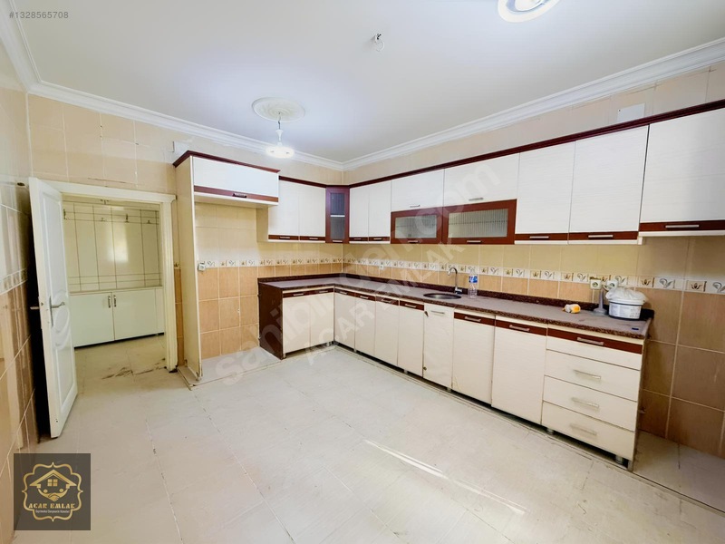 Acar Emlaktan 8 Mart Mah. Acil Satılık 2+1 140m2 Bahçekatı Daire — fotoğraf 14