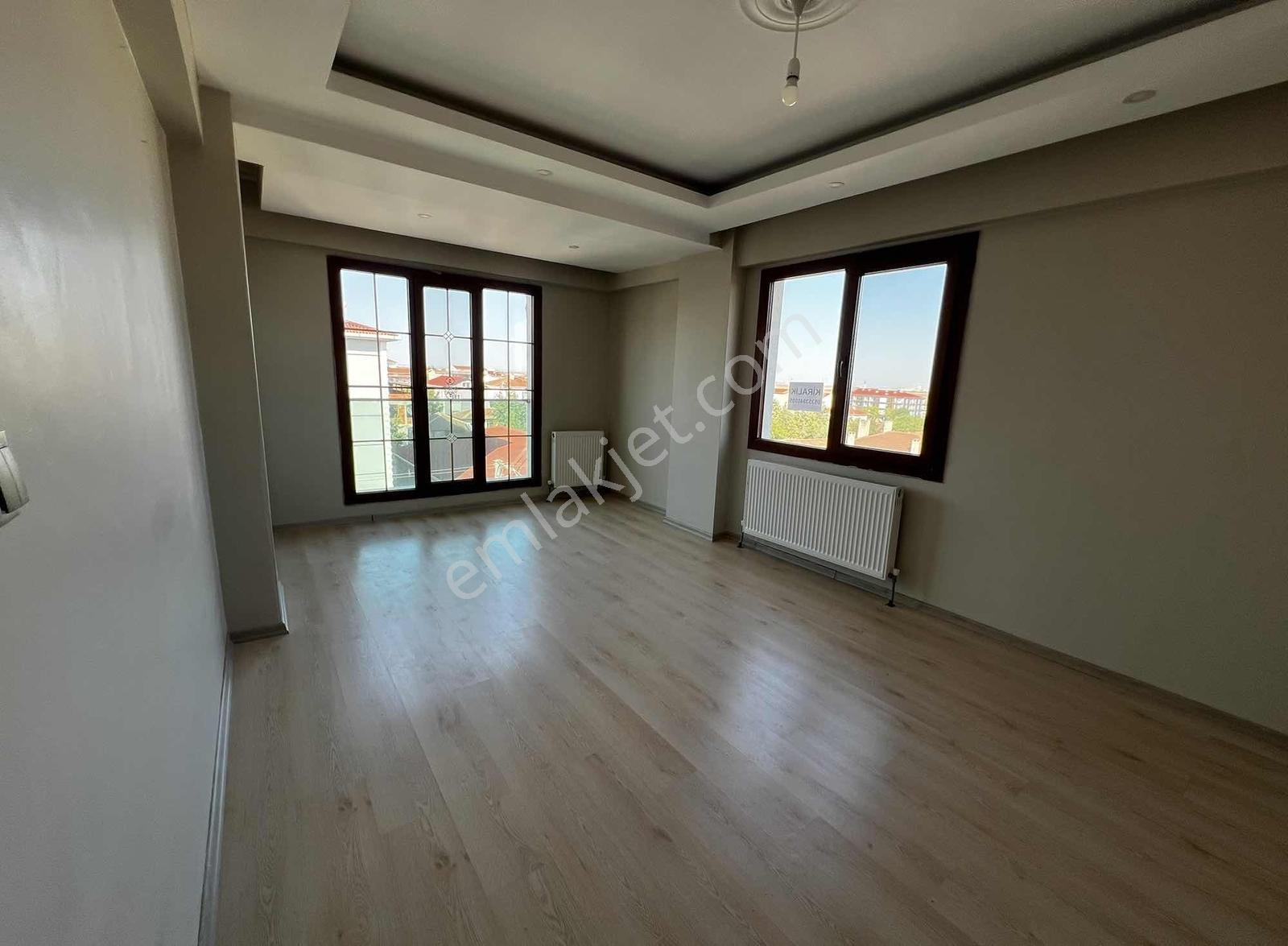 Ebeveyn Banyolu Geniş Kullanım Alanlı Satılık 2+1 Lüks Daire — fotoğraf 3
