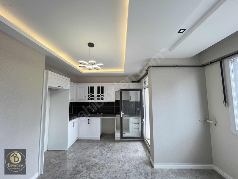 Üçkuyular Fuar Arkası 3+1 Lüks Sıfır Daire