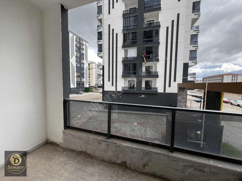 Üçkuyular Fuar Arkası 3+1 Lüks Sıfır Daire — fotoğraf 13