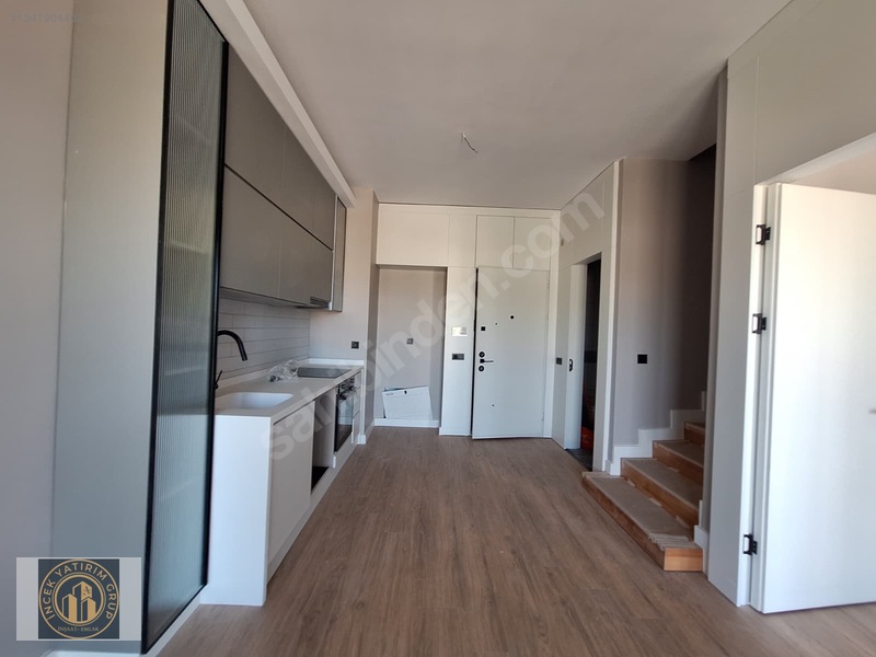 Site İçerisnde Teraslı Bulvara Cephe 1.sınıf İşçilik 2+1 Kiralık — fotoğraf 3