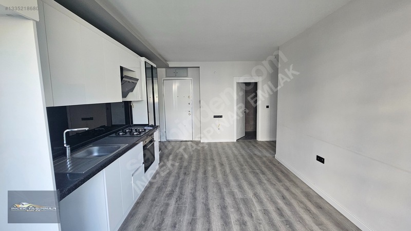 İncek Taşpınar'da Cam Balkon Bahçe Kullanımlı Satılık 2+1 — fotoğraf 9