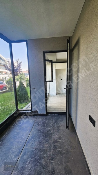 İncek Taşpınar'da Cam Balkon Bahçe Kullanımlı Satılık 2+1 — fotoğraf 13